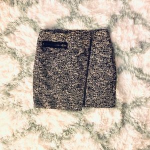 Cute mini skirt and blouse!